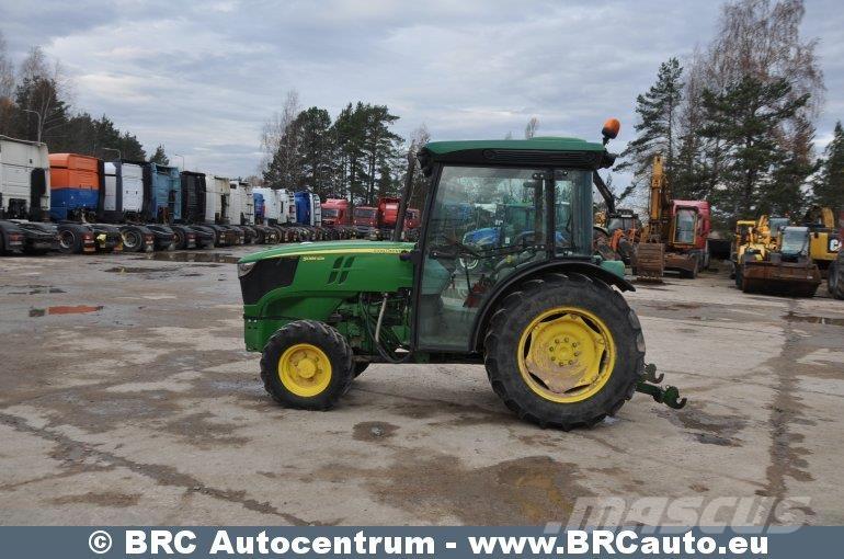 John Deere 5085 الجرارات