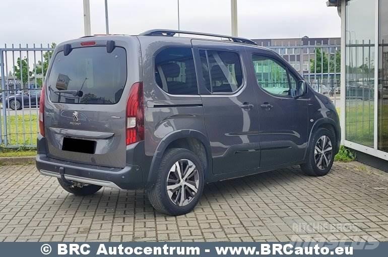 Peugeot Rifter حافلة صغيرة