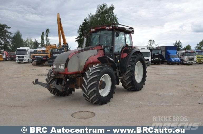 Valtra T190 الجرارات