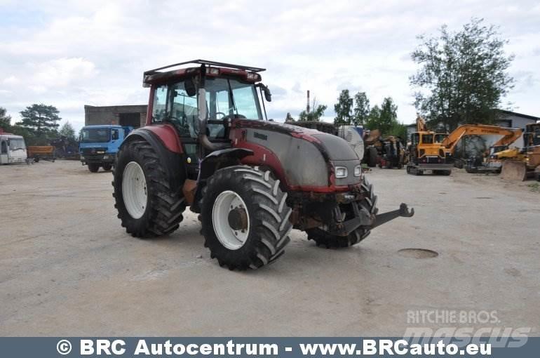 Valtra T190 الجرارات