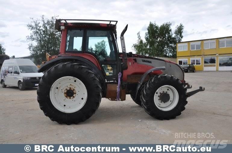 Valtra T190 الجرارات