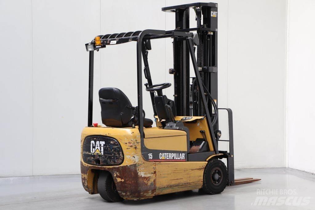 CAT EP15KRT شاحنات ذات رافعات شوكية تعمل بالكهرباء