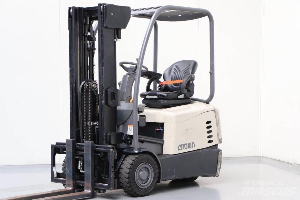 Crown SC5310-1.3 شاحنات ذات رافعات شوكية تعمل بالكهرباء