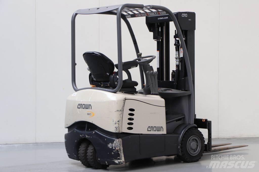 Crown SC5310-1.3 شاحنات ذات رافعات شوكية تعمل بالكهرباء