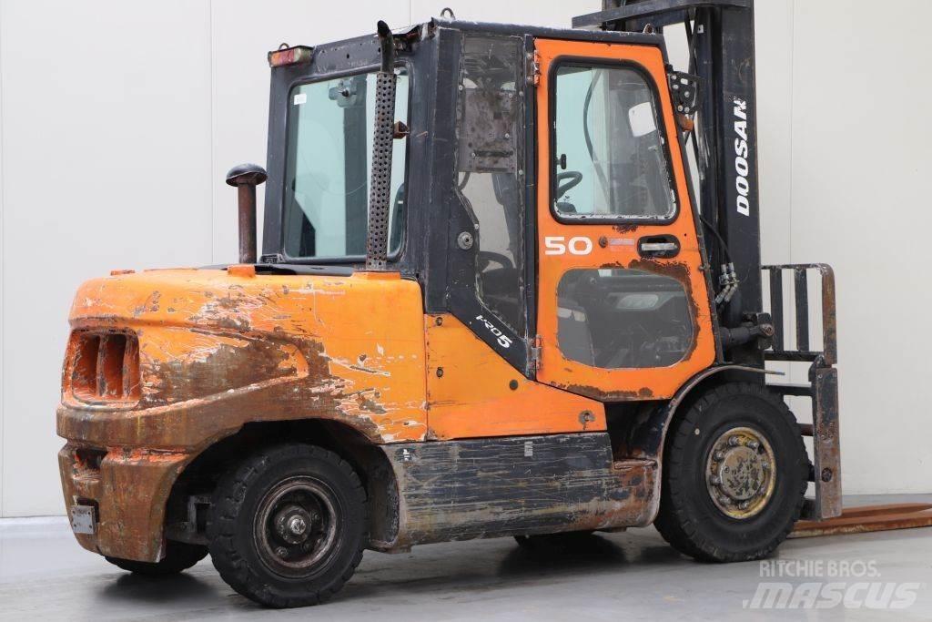 Doosan D50SC-5 شاحنات الديزل