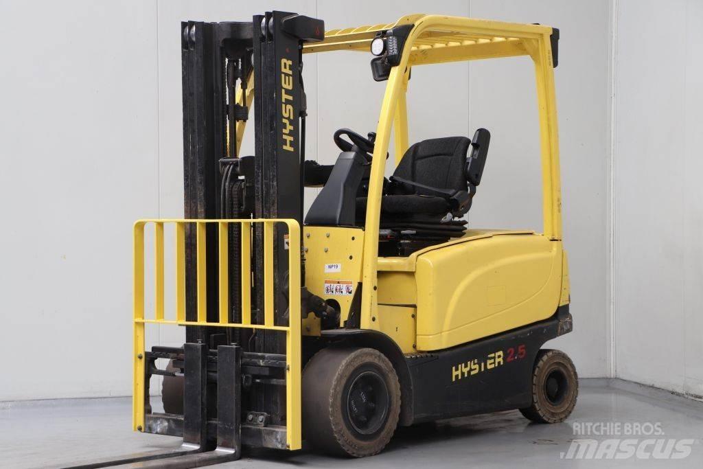Hyster J2.5XN شاحنات ذات رافعات شوكية تعمل بالكهرباء