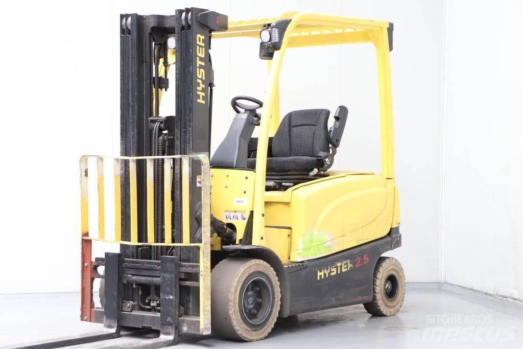 Hyster J2.5XN شاحنات ذات رافعات شوكية تعمل بالكهرباء