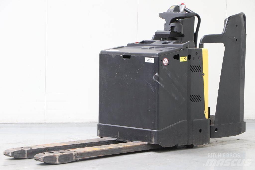 Hyster P2.0S معدات الرفع منخفض المستوى