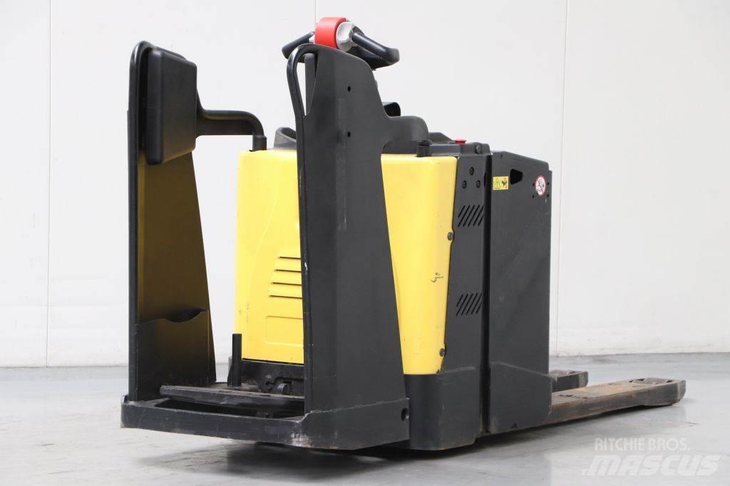 Hyster P2.0S معدات الرفع منخفض المستوى