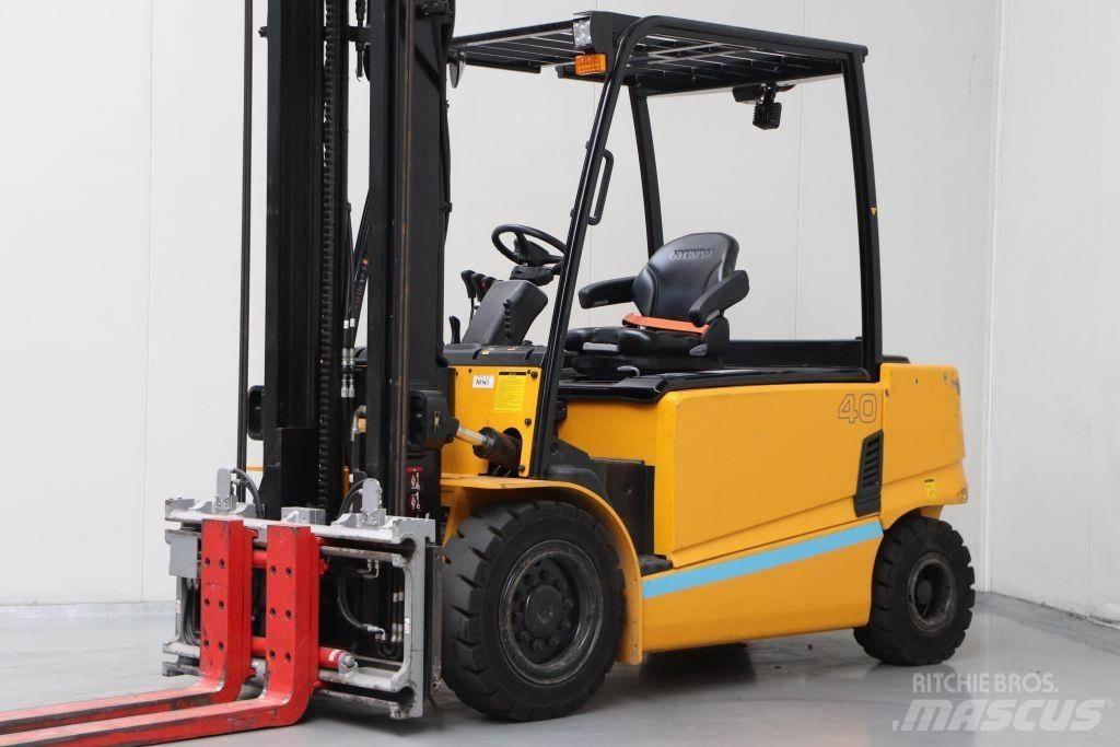 Hyundai 40B-9 شاحنات ذات رافعات شوكية تعمل بالكهرباء
