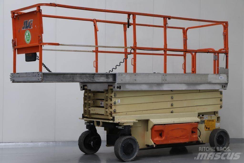 JLG 3246 ES رافعات مقصية الشكل