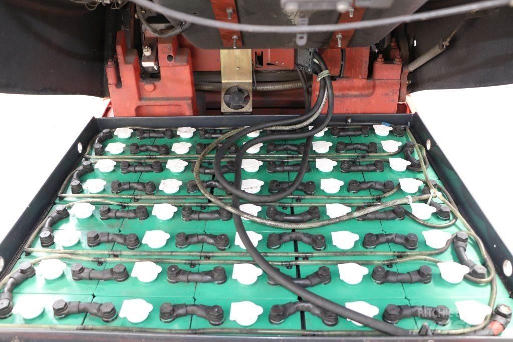 Linde E30S-03/600 شاحنات ذات رافعات شوكية تعمل بالكهرباء