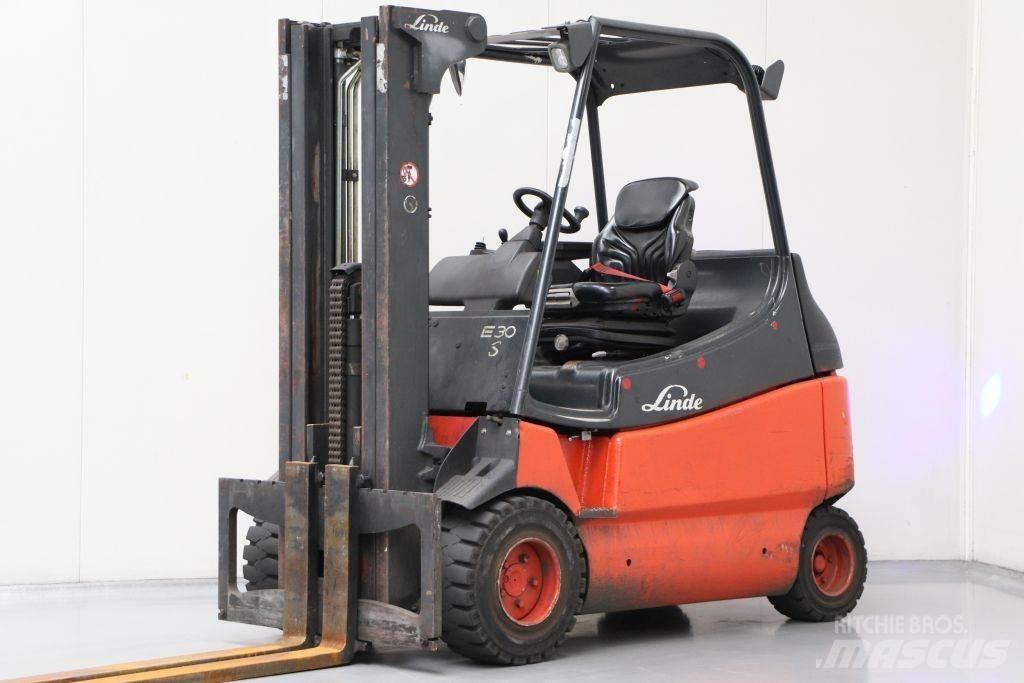 Linde E30S-03/600 شاحنات ذات رافعات شوكية تعمل بالكهرباء