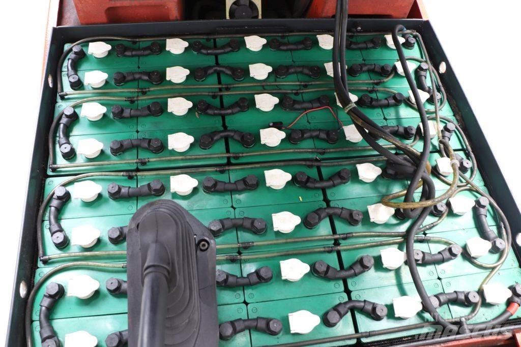 Linde E30S-03/600 شاحنات ذات رافعات شوكية تعمل بالكهرباء