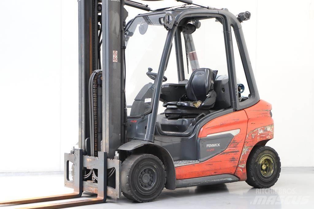 Linde H25T-01 شاحنات LPG