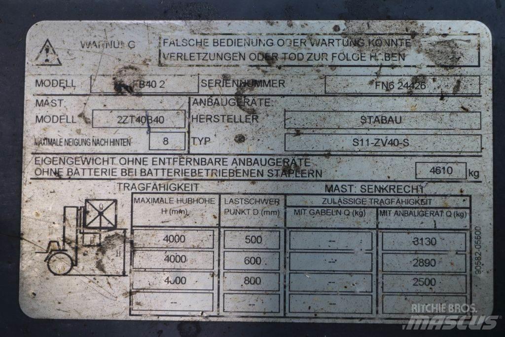 Mitsubishi FB40 2 شاحنات ذات رافعات شوكية تعمل بالكهرباء
