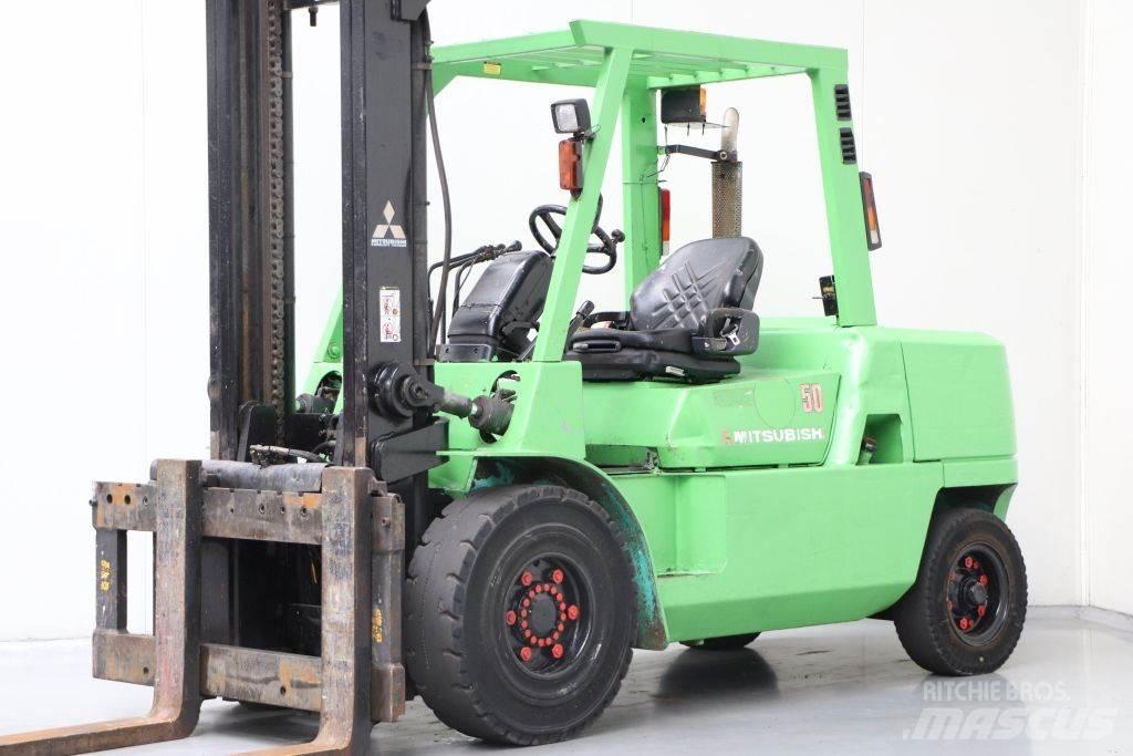 Mitsubishi FD50K شاحنات الديزل