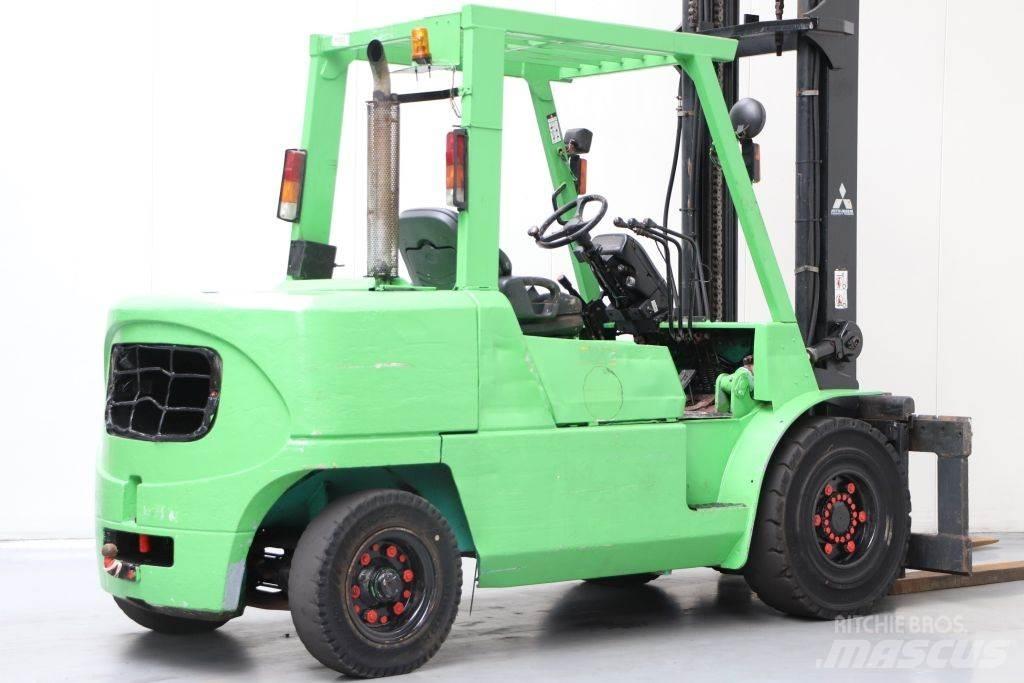 Mitsubishi FD50K شاحنات الديزل