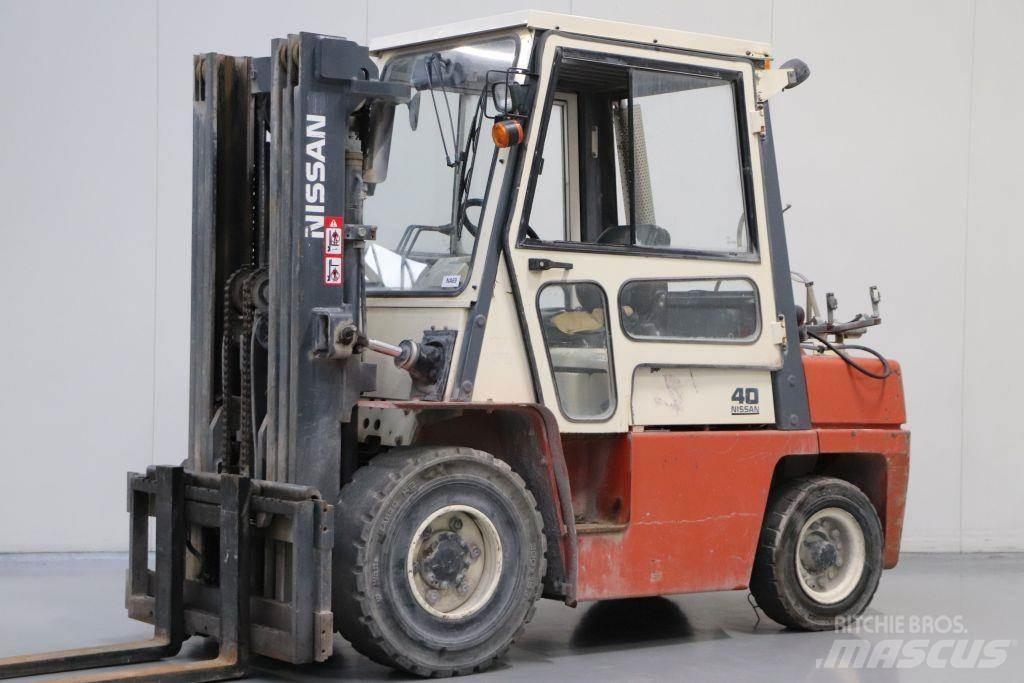 Nissan BF03A35U شاحنات LPG