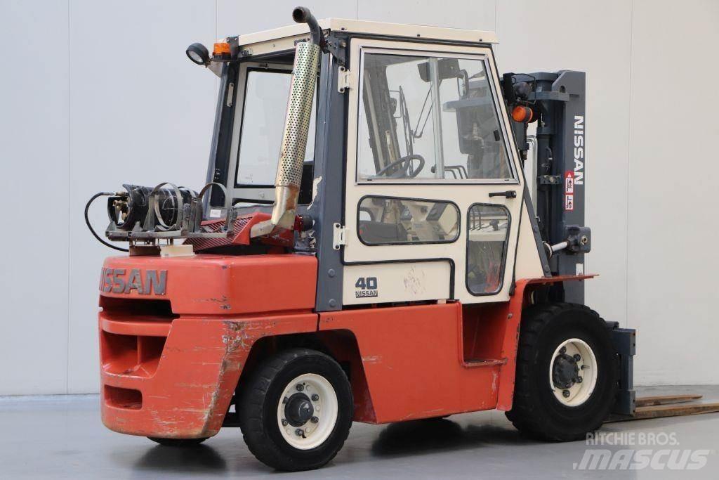 Nissan BF03A35U شاحنات LPG