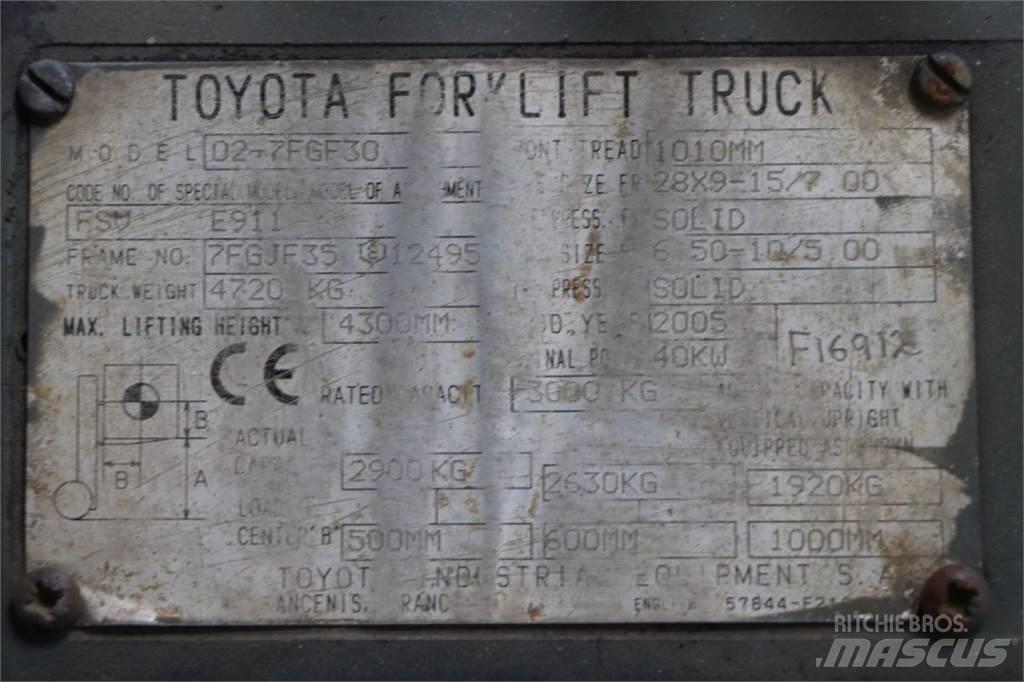 Toyota 02-7FGF30 شاحنات LPG