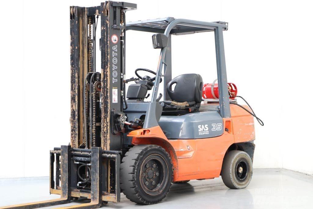 Toyota 02-7FGJF35 شاحنات LPG