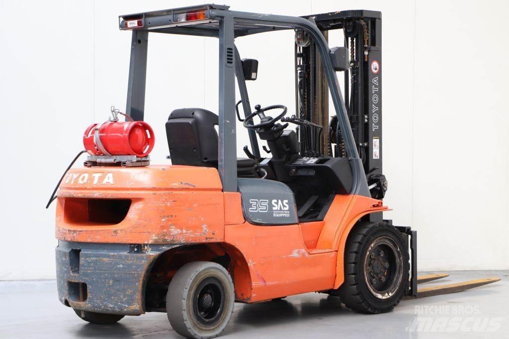 Toyota 02-7FGJF35 شاحنات LPG