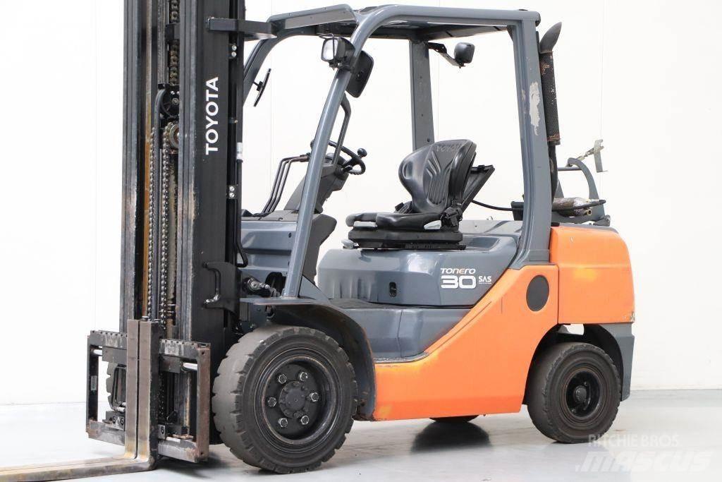Toyota 02-8FGF30 شاحنات LPG