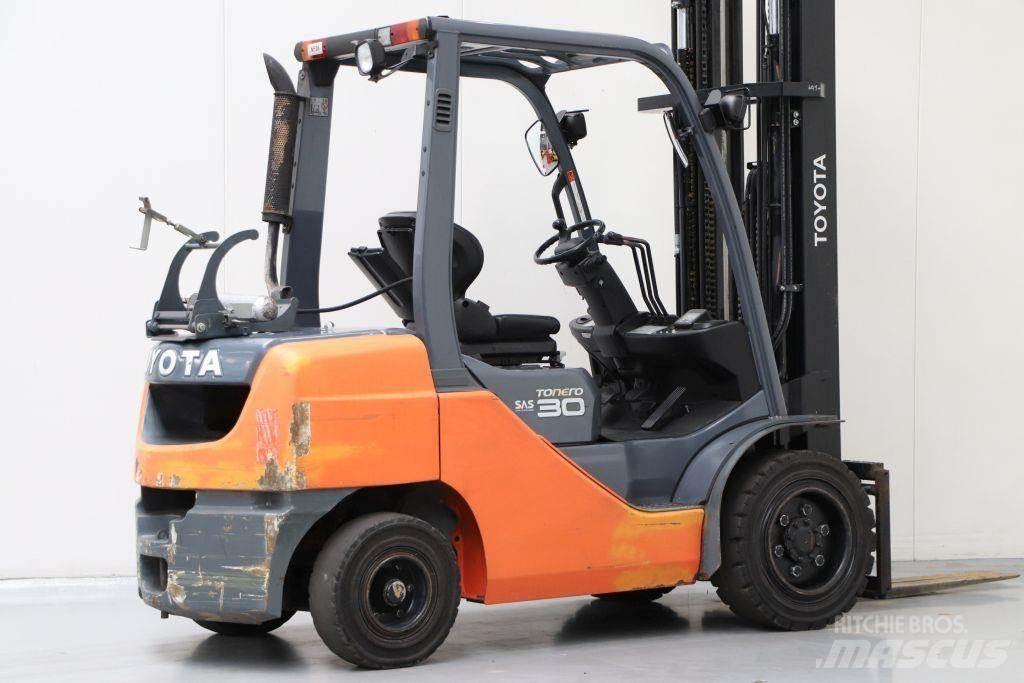 Toyota 02-8FGF30 شاحنات LPG
