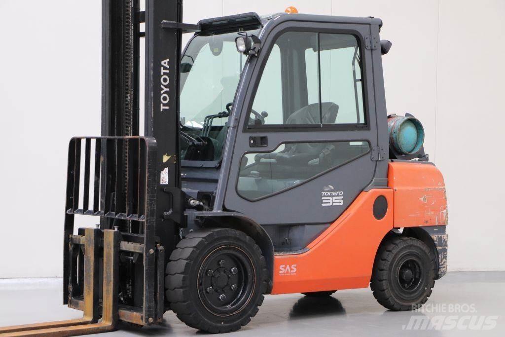 Toyota 02-8FGJF35 شاحنات LPG
