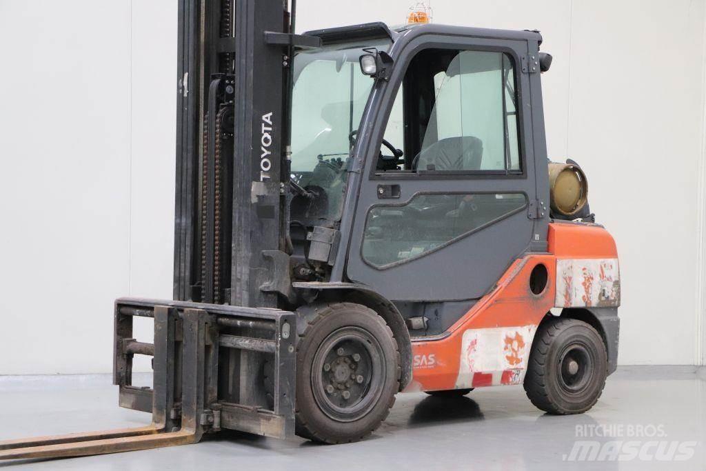 Toyota 02-8FGJF35 شاحنات LPG
