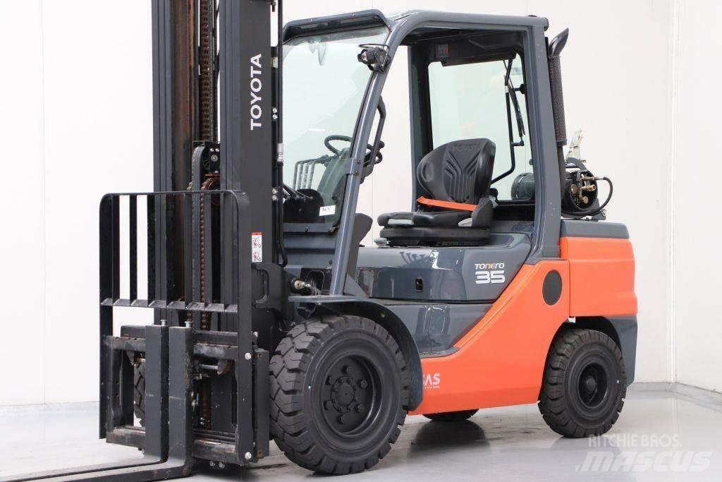 Toyota 02-8FGJF35 شاحنات LPG