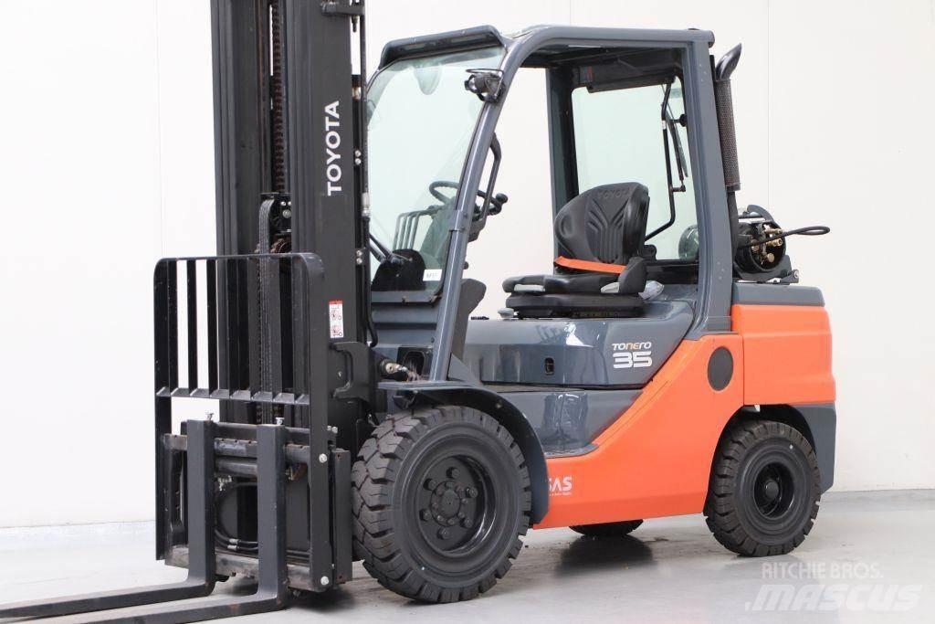 Toyota 02-8FGJF35 شاحنات LPG