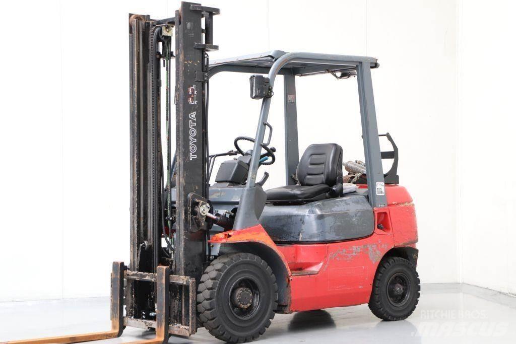 Toyota 42-7FGF25 شاحنات LPG