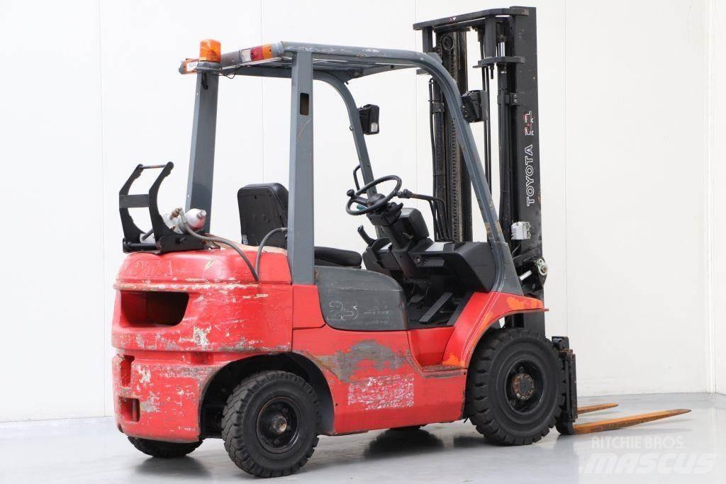 Toyota 42-7FGF25 شاحنات LPG