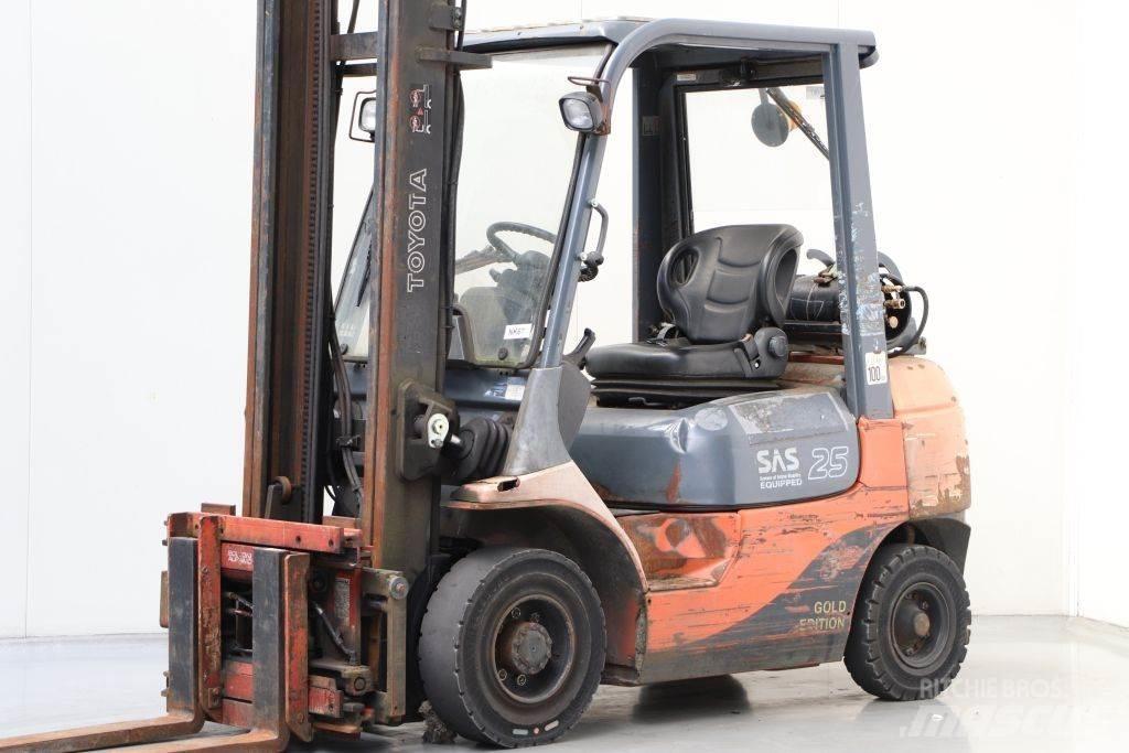 Toyota 42-7FGF25 شاحنات LPG