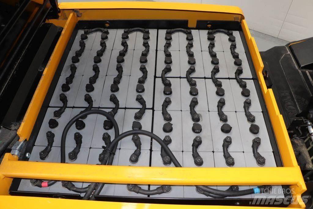 UniCarriers 40B-9 شاحنات ذات رافعات شوكية تعمل بالكهرباء