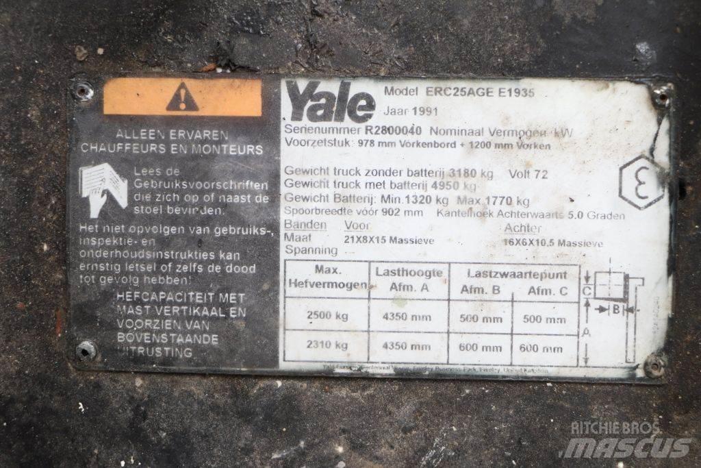 Yale ERC25AGE شاحنات ذات رافعات شوكية تعمل بالكهرباء