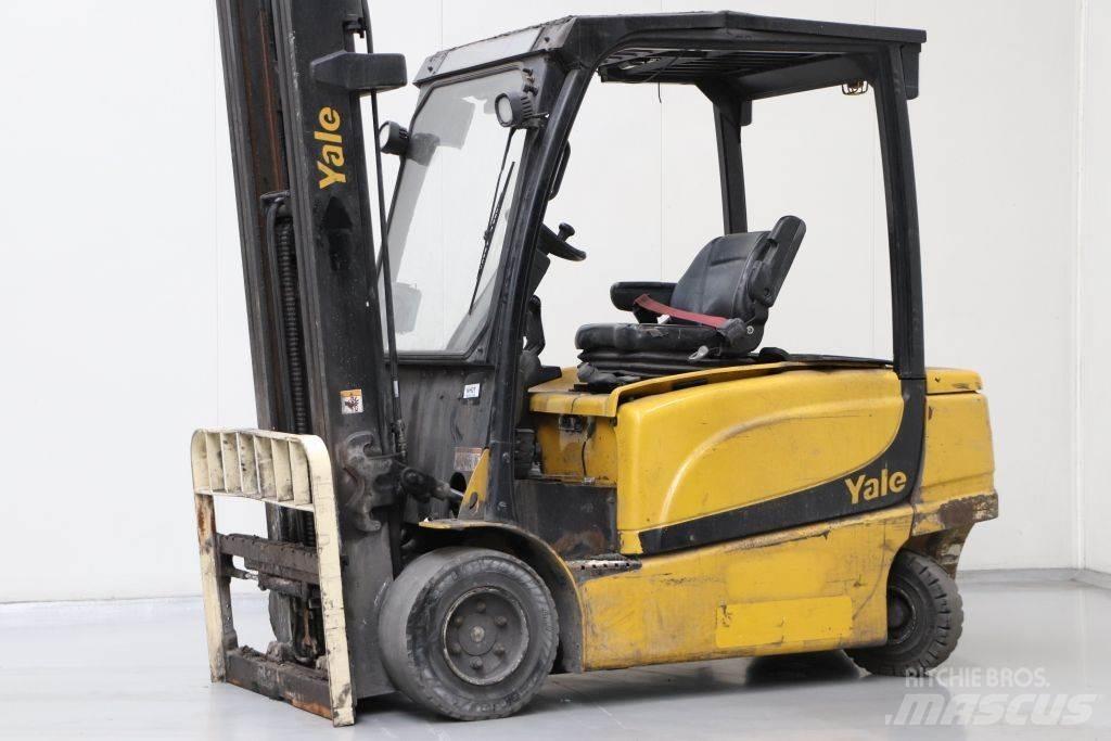 Yale ERP35VL شاحنات ذات رافعات شوكية تعمل بالكهرباء