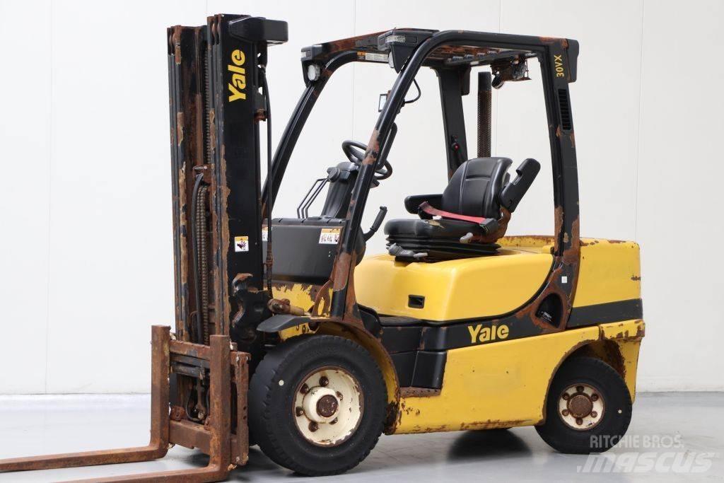 Yale GDP30VX شاحنات الديزل