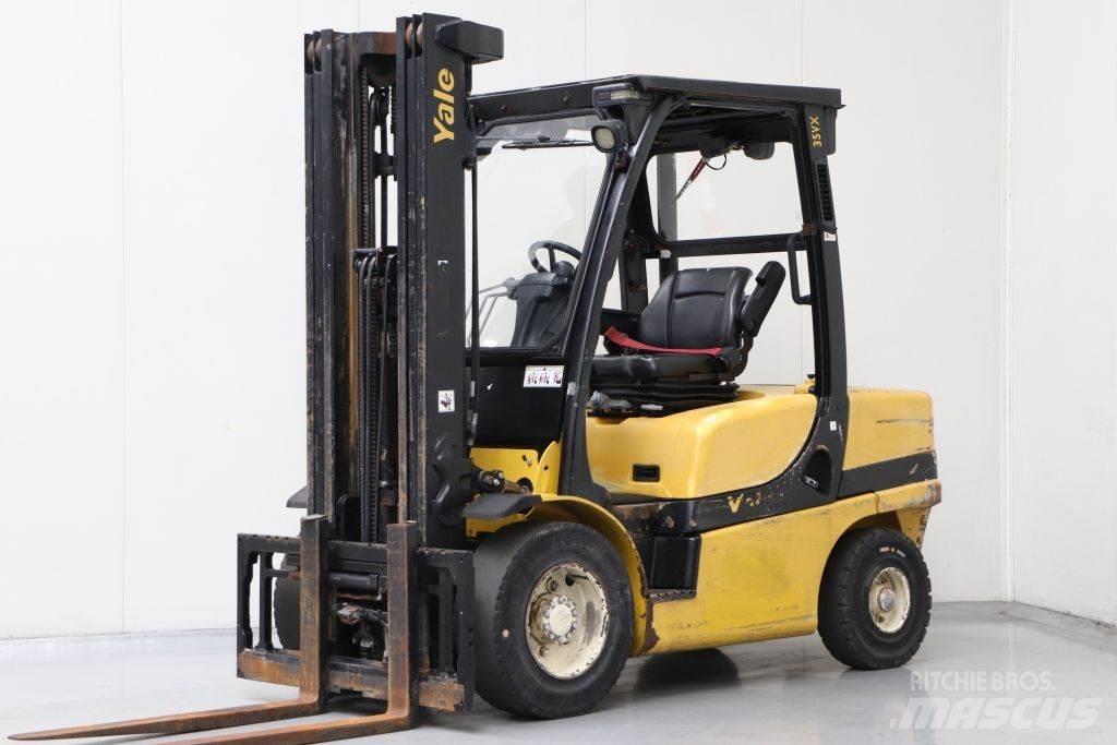 Yale GDP35VX شاحنات الديزل