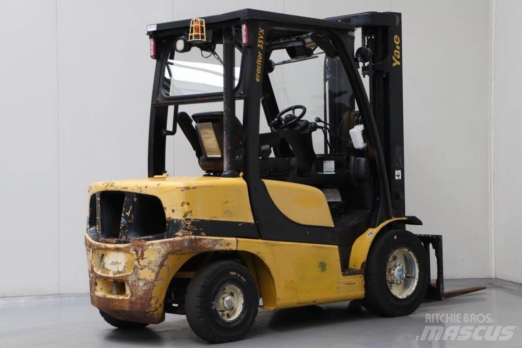 Yale GDP35VX شاحنات الديزل