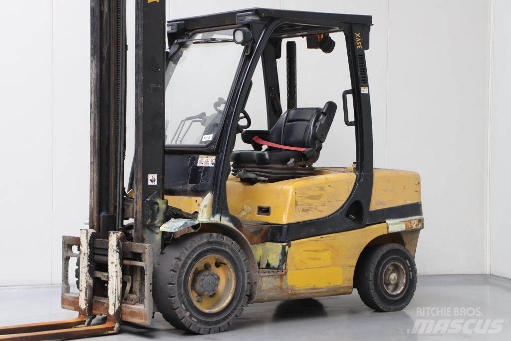 Yale GDP35VX شاحنات الديزل