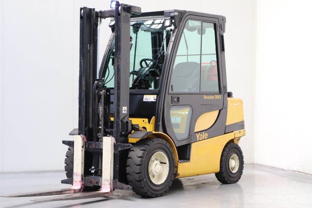 Yale GLP30VX شاحنات LPG