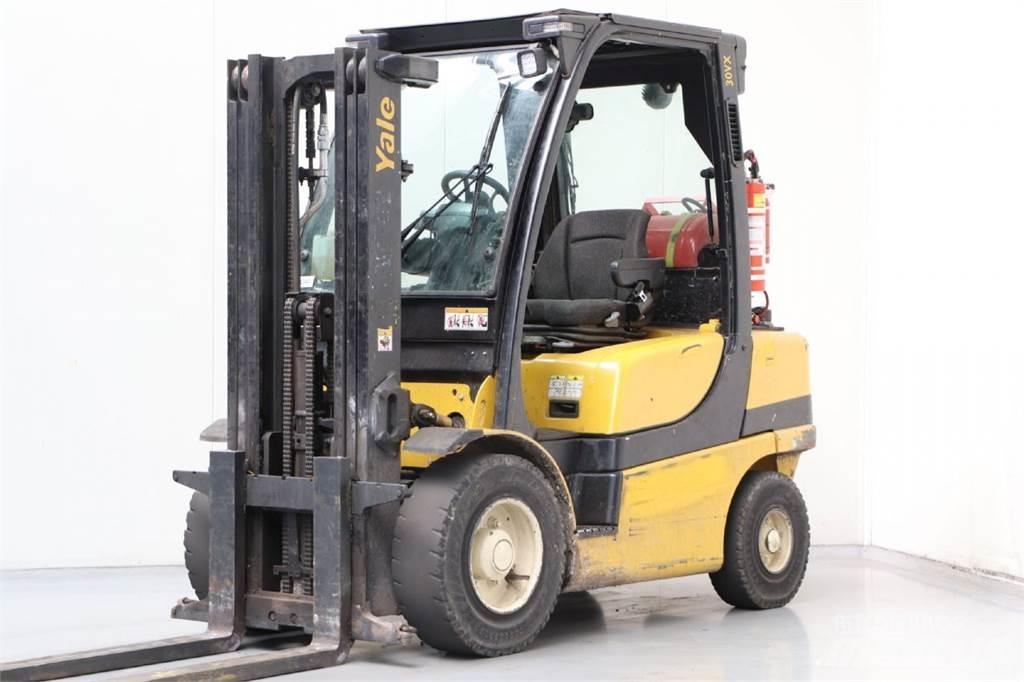 Yale GLP30VX شاحنات LPG