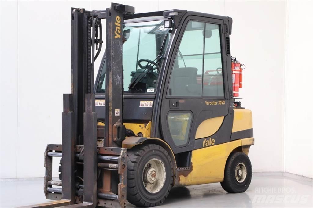 Yale GLP30VX شاحنات LPG