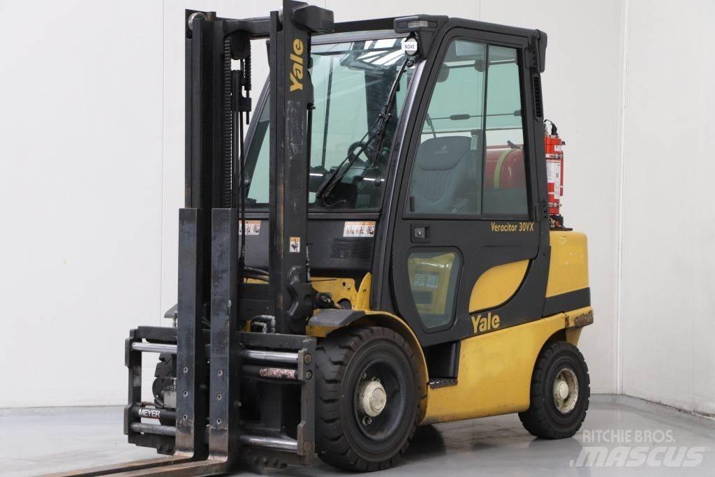 Yale GLP30VX شاحنات LPG