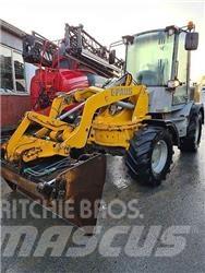 Paus SL 755 لوادر بعجل