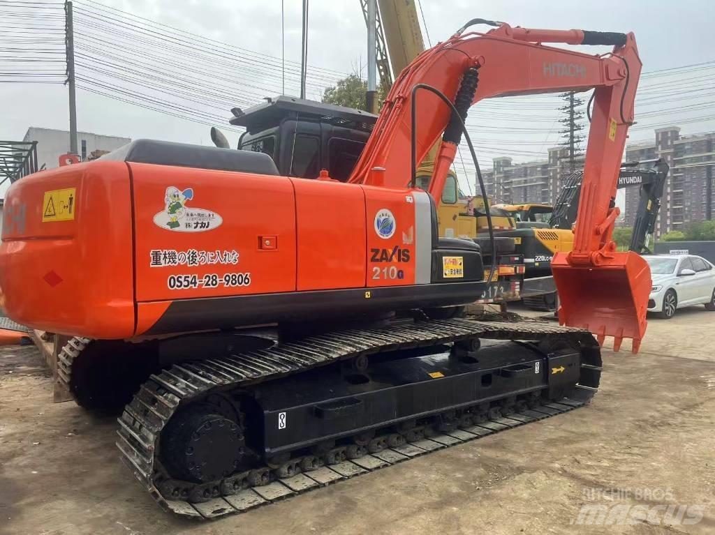 Hitachi ZX 210 LC حفارات زحافة