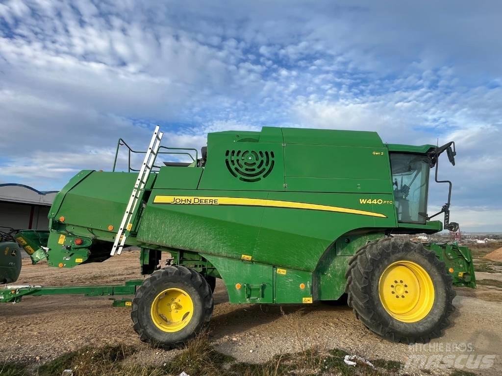 John Deere W 440 PTC حصادات